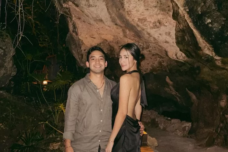 Momen saat Anya Geraldine merayakan ulang tahun di Bali bersama pacar (Instagram @anyageraldine)
