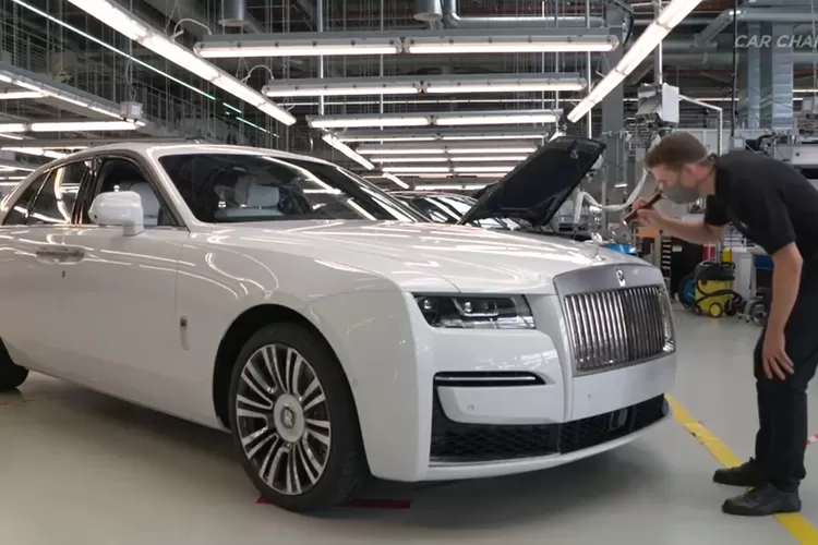 Harga Rolls Royce Phantom 2022 Mulai dari Rp20 Miliar di Indonesia