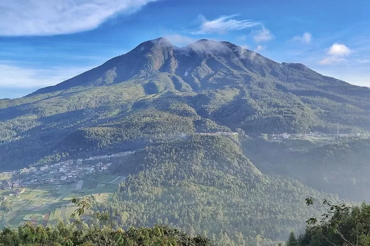 Gunung Mongkrang, destinasi wisata alam di Karanganyar (Instagram @aditya_kumara)