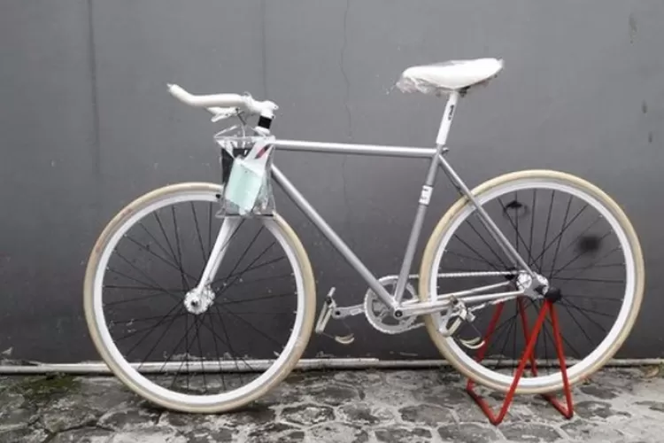 Sepeda cheap fixie polygon