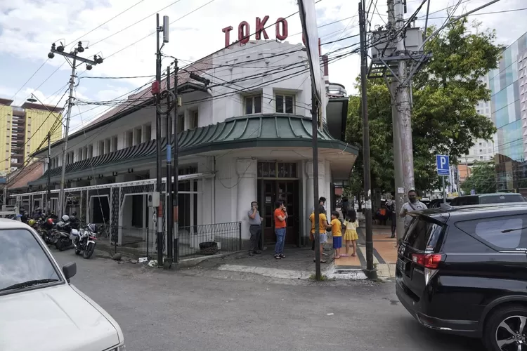 Restoran di Semarang yang masih mempertahankan cita rasa dan arsitektur tempo dulu. (Ayosemarang.com/ Audrian Firhannusa)