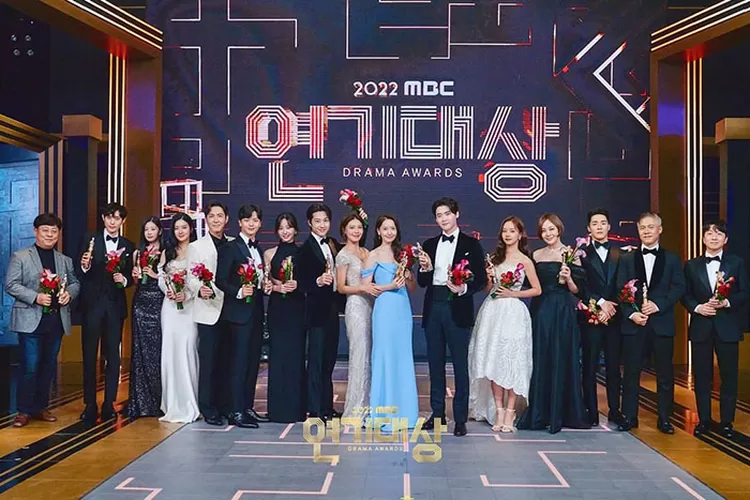 Daftar Lengkap Pemenang MBC Drama Awards 2022, Big Mouth Berhasil ...