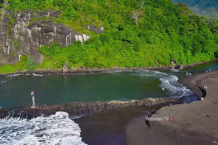 Misteri Watu Ulo Pantai Selatan Jember Dan Legenda Aji Saka Pantai Indah Nan Mistik Sering 