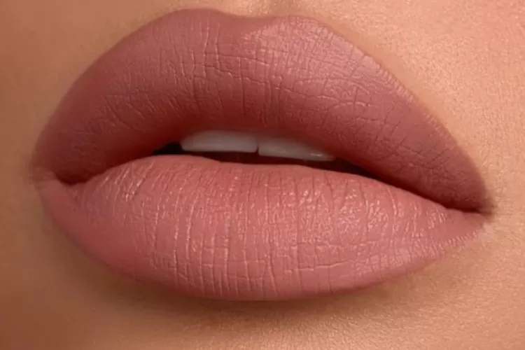 Simak, 4 Rekomendasi Warna Lipstik yang Cocok untuk Bibir Tipis Berikut!