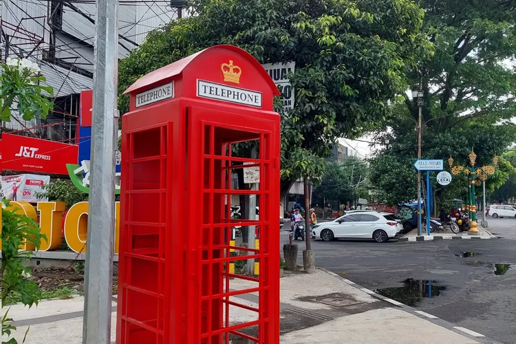 Setelah Tiang Ruwet, Kini Netizen Kritik Phone Box di Kawasan Kayutangan Heritage Kota Malang (Twitter/masonyis90)