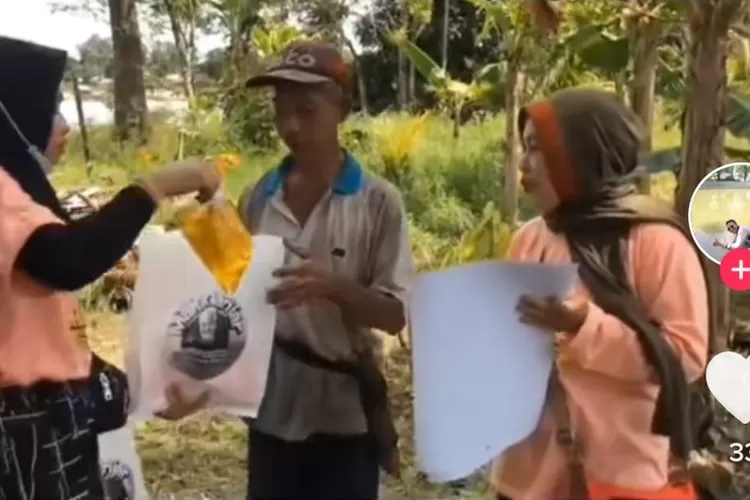 Viral Relawan Mak Ganjar Curi Start Kampanye Datangi Warga Dan Suruh