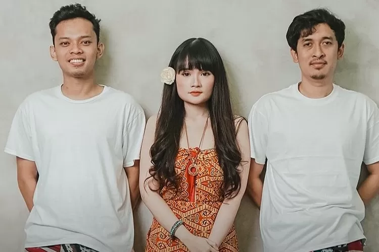 Lirik Lagu Dan Chord Gitar Asmalibrasi Oleh Soegi Bornean Masih Populer Meski Lebih Dari