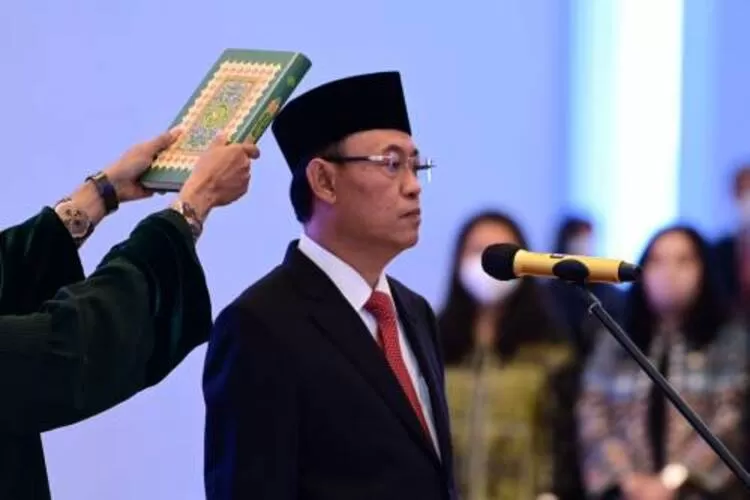 KPK selidiki dugaan korupsi di Bank BJB melibatkan anggota BPK Ahmadi Noor Supit. 