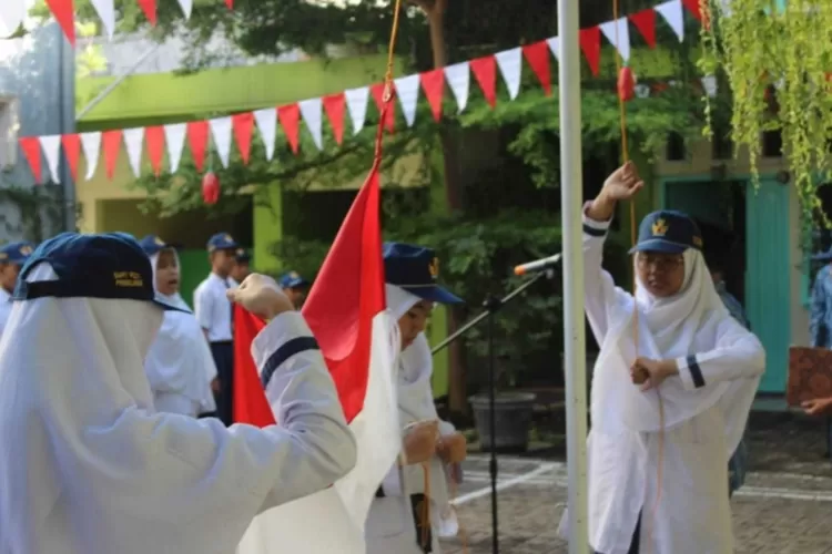 Hanya 4 Menit! Berikut Contoh Teks Amanat Pembina Upacara Untuk Anak SD ...