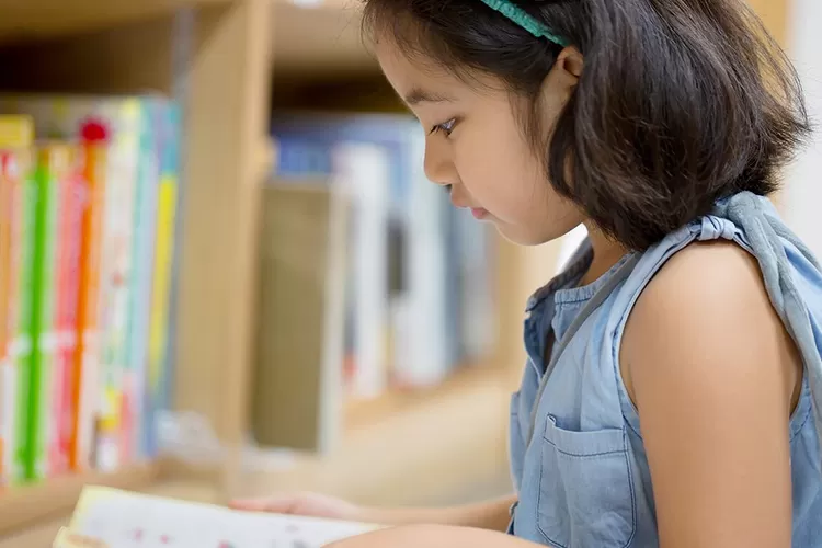 Manfaat Membaca Buku Cerita Bagi Anak-Anak - Jurnal Flores