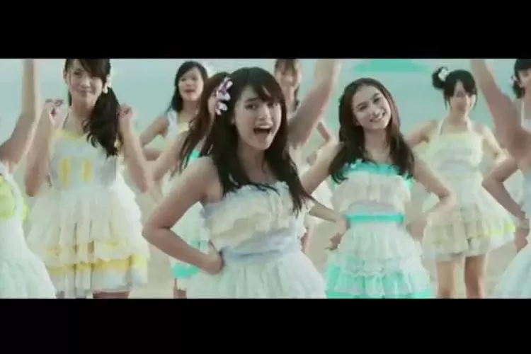 Lirik Lagu Musim Yang Selanjutnya JKT 48... Angin Musim Gugur Meniup ...