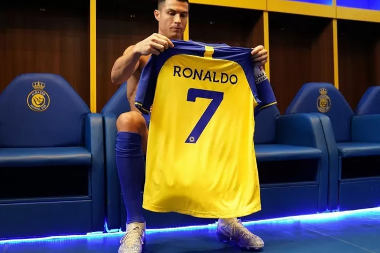 Persiapan Cristiano Ronaldo diperkenalkan kepada publik Arab Saudi dengan nomor punggung 7 ciri khasnya. (Instagram Al Nassr)