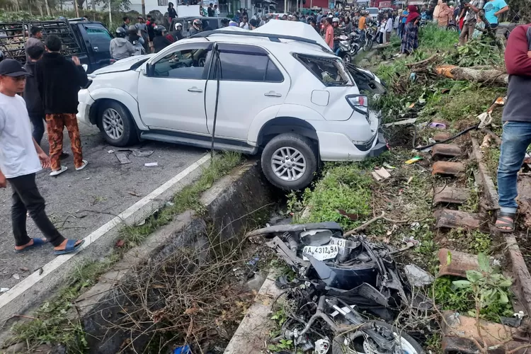 Sopir Truk Penyebab Kecelakaan Beruntun Di Pendakian Penyalaian Tanah ...