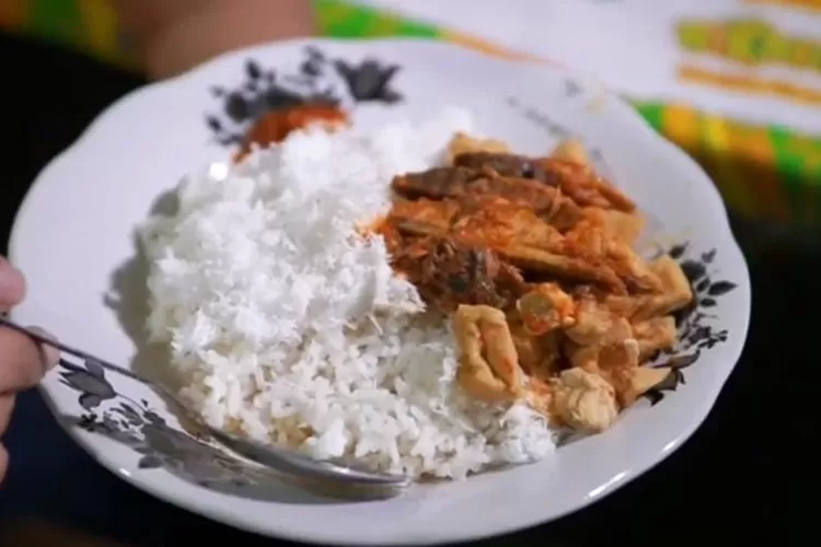 Legendaris Ini Nasi Karak Khas Situbondo Paling Enak Sejak Sedap