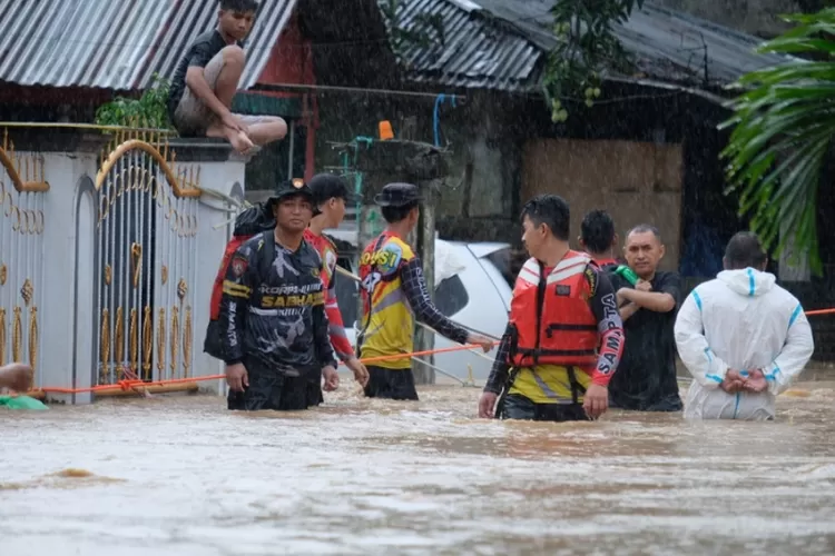 BNPB Kucurkan Dana Siap Pakai Untuk Korban Banjir Dan Tanah Longsor Di ...