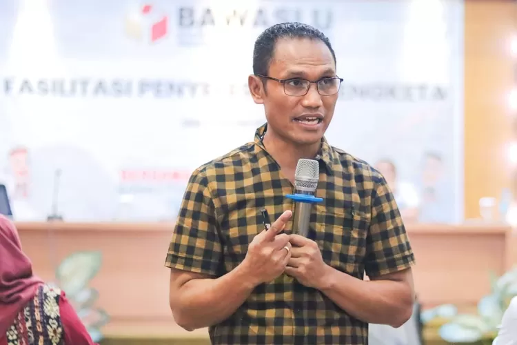 Pengamat Hukum Unwira Kupang, Mikhael Feka Sebut Pimpinan Bank NTT Anti Kritik.  (Dokpri)