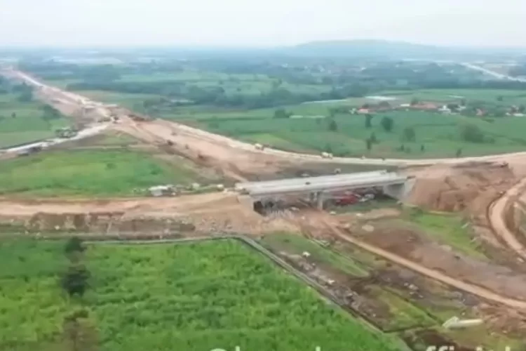 Sengketa lahan masih jadi permasalahan pembangunan PSN Probolinggo - Banyuwangi (Foto : Tangkapan layar TikTok @bungkarna.official)