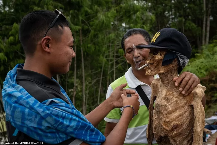 Mengenal Tradisi Manene Ritual Khas Suku Toraja Daera