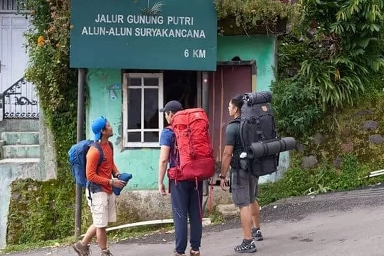 Jalur Pendakian Gunung Gede Via Gunung Putri Radar Ci 