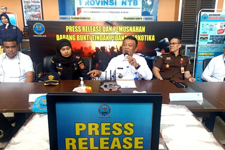 Bnn Ntb Ungkap Dua Kasus Peredaran Narkotika Jenis Sabu Metro Ntb