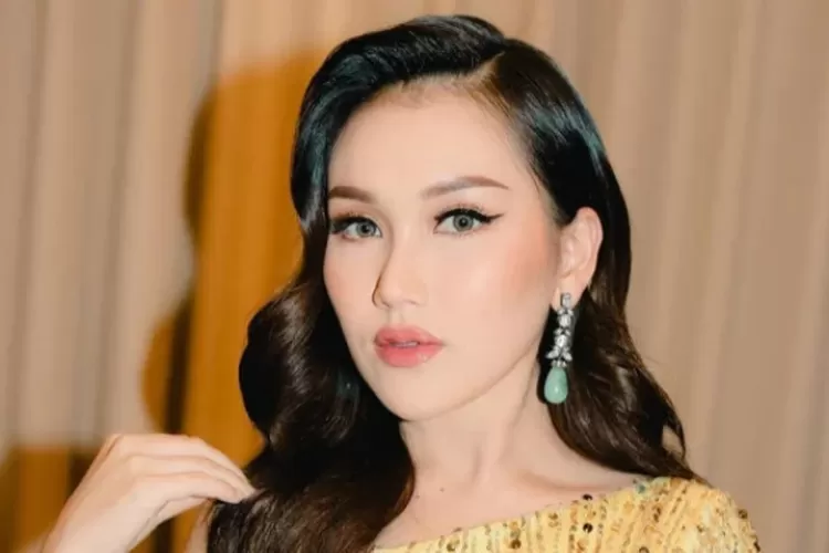 Profil Biodata Dan Perjalan Karir Ayu Ting Ting Bandung News Halaman