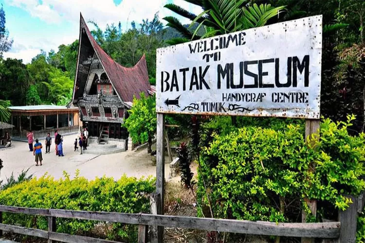 Desa Tomok Di Pulau Samosir Sumatra Utara Gemilang Dengan Potensi