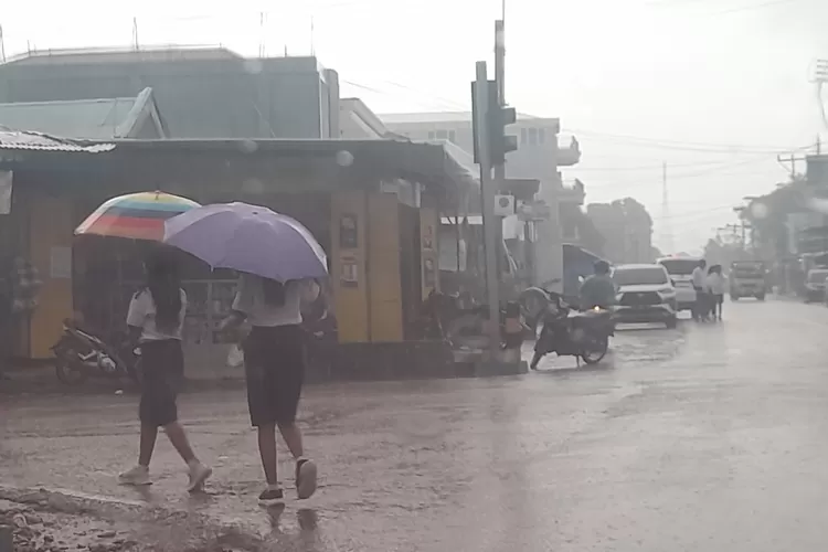 Hari Ini Hujan Diprakirakan Mengguyur Sejumlah Kota Cek Daerahmu