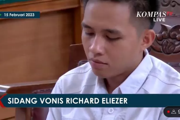 Richard Eliezer Divonis 1 Tahun 6 Bulan Penjara, Tangis Haru Pecah Di ...