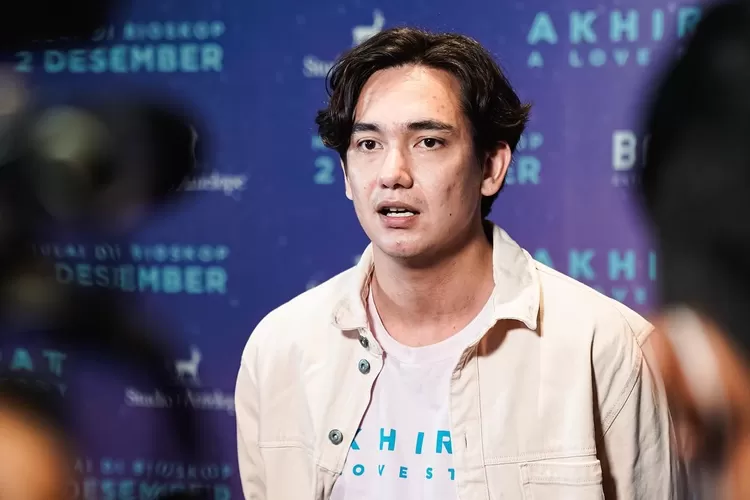 Profil Dan Biodata Adipati Dolken Pelajari Peran Iblis Bandung News