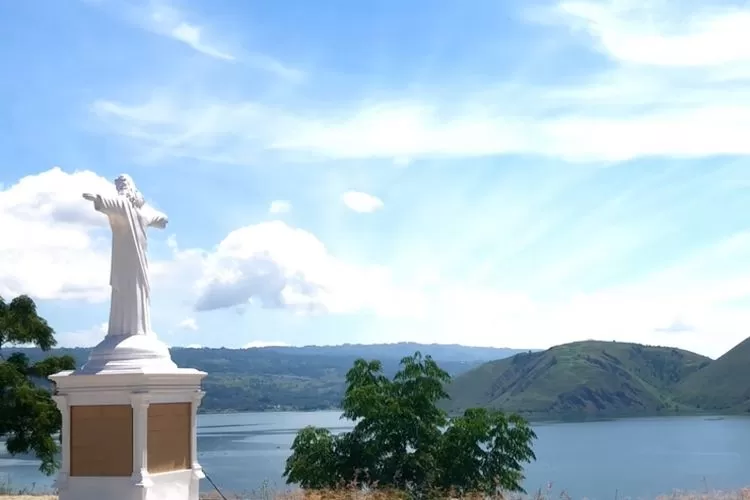 Bukit Sibea-bea, Patung Yesus Raksasa Menjadi Destinasi Wisata Religi ...