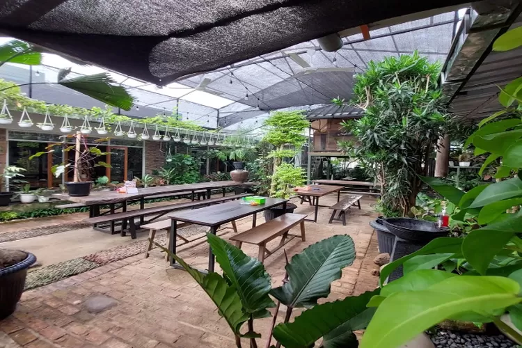 Tempat nongkrong di Jakarta Selatan, Javatoscana Garden Resto and Cafe (Instagram @gardencafe.aditeam)