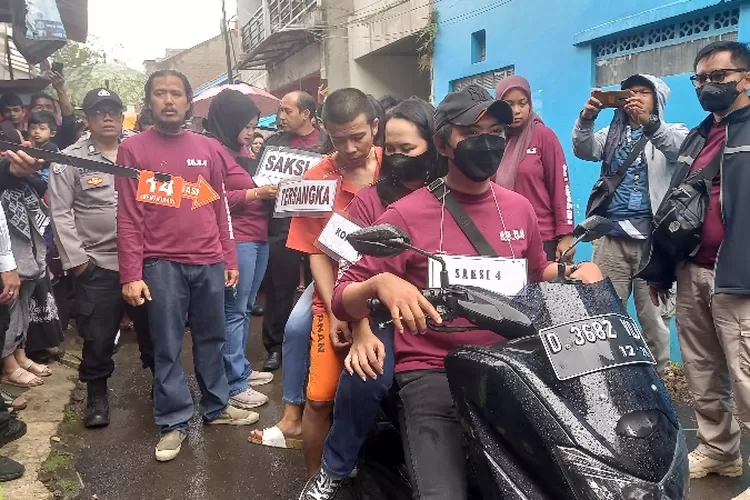 Warga Caci Maki Ade Bogel, Tersangka Penganiaya Anak Kandung Hingga ...