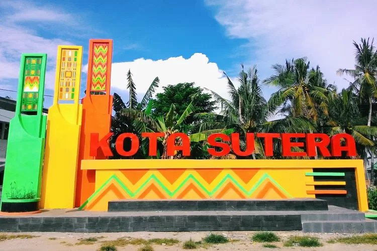 Gerbang Kota Sutera Kabupaten Wajo. Penghasil semangka terbesar di Sulsel.