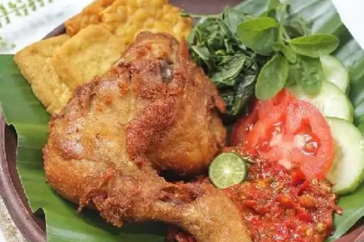 Resep Ayam Goreng Sambal Bajak Cocok Banget Untuk Makan Siang Hallo