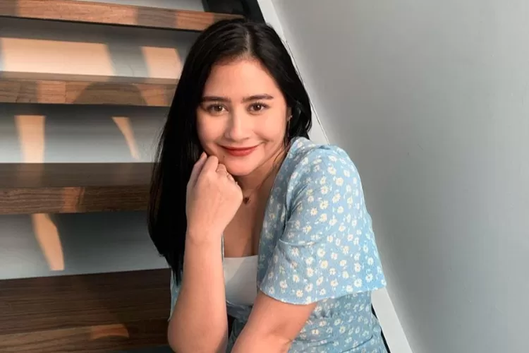 Inilah Profil Dan Biodata Prilly Latuconsina Aktris Dan Pembisnis Cantik Yang Berhasil Jadi