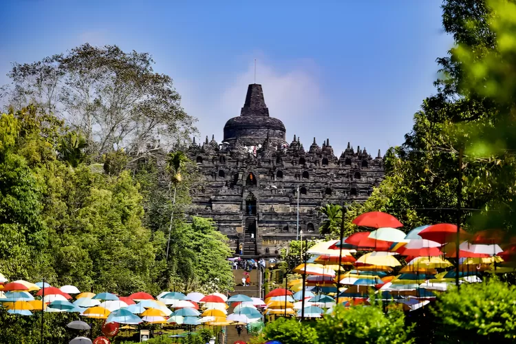 Borobudur Dibuka Lagi Wisatawan Bisa Naik Ke Kawasan Candi Berikut Aturan Dan Harga Tiket