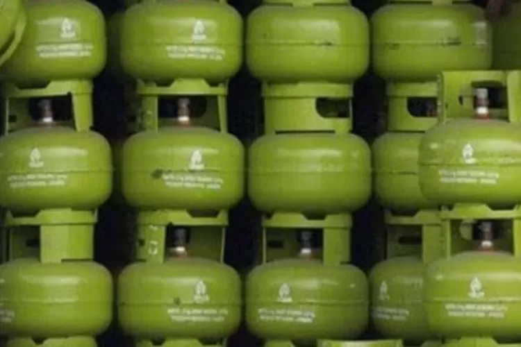 Pemerintah akan Salurkan BLT Rp 100 Ribu Kepada Masyarakat Kurang Mampu Pengguna LPG 3 Kg (pekanbaru.go.id)