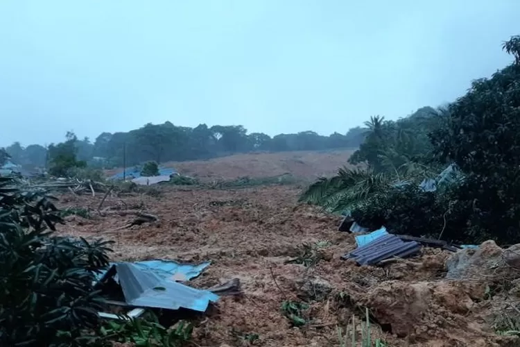 BENCANA Tanah Longsor Di Natuna, 10 Orang Dilaporkan Tewas - Indotren