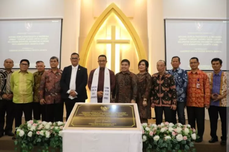 Anies Baswedan ketika meresmikan gereja di Jakarta pada 21 Desember 2021 (Ist)