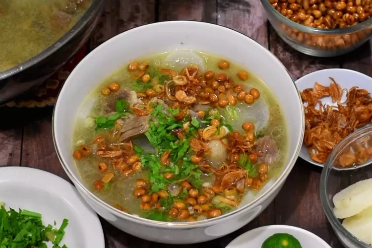 Resep Soto Bandung Asli Kuah Gurih Kaldunya Nikmat Disantap Saat Hujan Kulinear