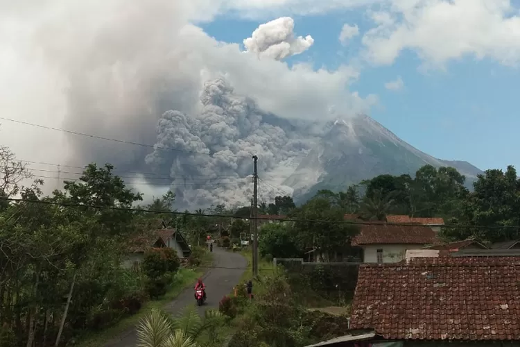 Gunung Merapi Erupsi, Berikut Daftar Wilayah Yang Terdampak Hujan Abu ...