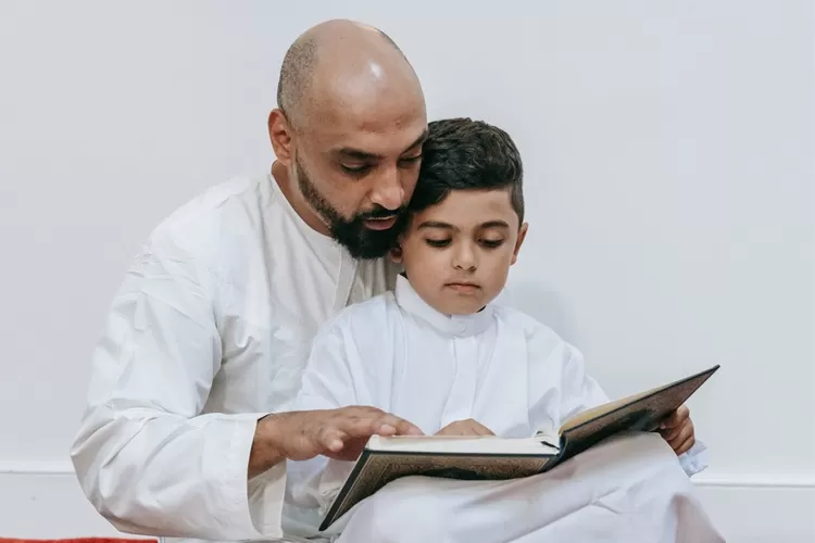 Tips Jitu Mengenalkan dan Mengajarkan Anak Untuk Berpuasa Ramadhan (Pexel/ Timur Weber)