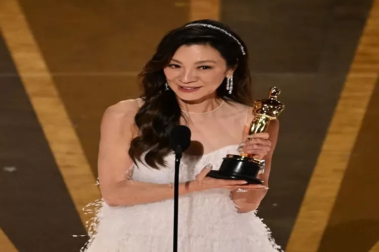 Michelle Yeoh Artis Asia Tenggara Pertama Dapat Oscar 2023 Hari Ini (www.instagram.com/@oscars.awards.2.0.2.3)