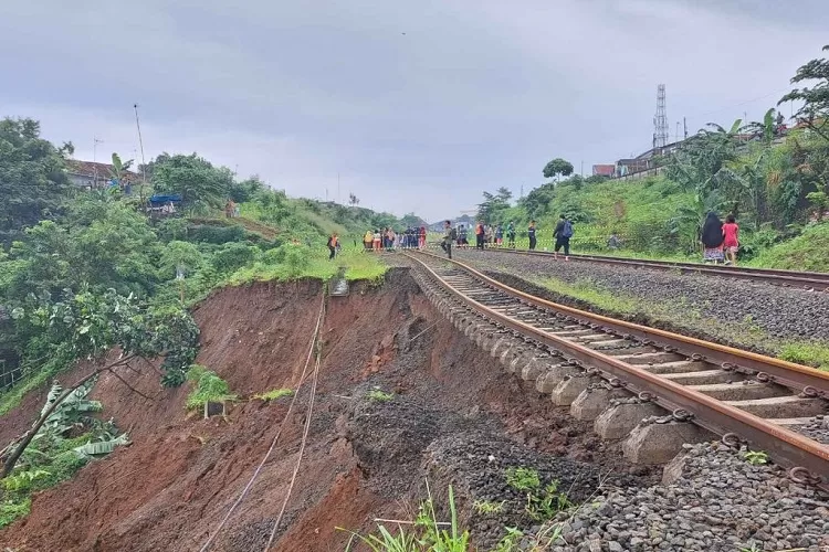 KA Pangrango Bogor-Sukabumi Diupayakan Beroperasi Satu Jalur - Radar ...