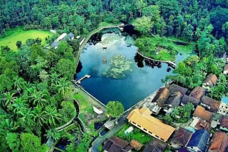 Situ Janawi merupakan salah satu dari banyaknya wisata alam di Majalengka Jawa Barat dengan pesona keindahan yang tiada duanya. Berkunjung ke Situ Janawi untuk menikmati pesona Kota Angin sambil munggahan jelang Ramadan, rasanya tidak akan sia-sia.*