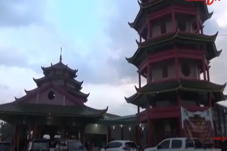 Bukan Di Cina! Masjid Muhammad Cheng Ho Jember, Cocok Ubtuk Ngaji Dan ...