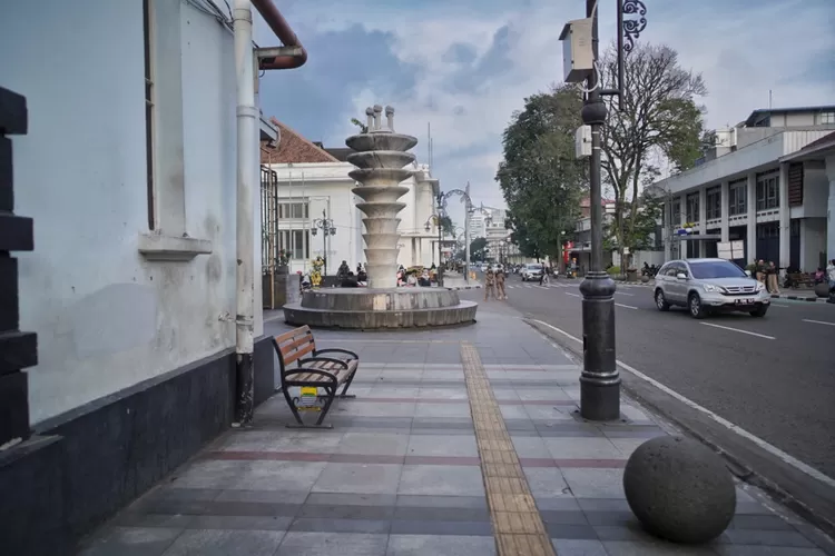 Pelaku Usaha Kuliner Di Kawasan Cagar Budaya Kota Bandung Ini Keluhkan ...