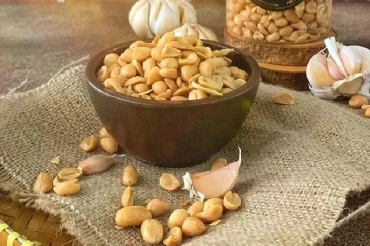 Cara Membuat Kacang Bawang Yang Renyah Dan Enak Dapat Disajikan Untuk Jajan Lebaran Klik Times