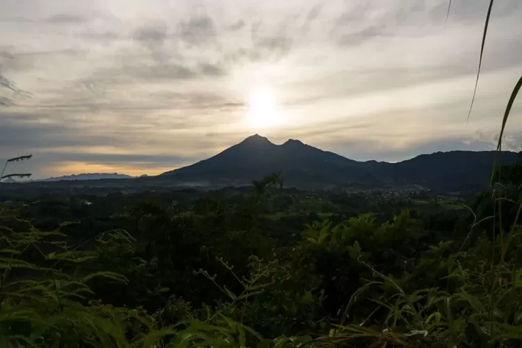 Dibuka Lagi Mulai 1 April 2023, Ini 3 Jalur Resmi Pendakian Gunung ...