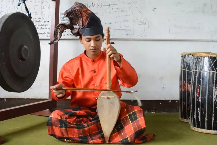 Keso Alat Musik Tradisional Dari Sulawesi Selatan Suara Karya 3520